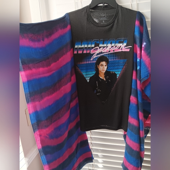 Upcycled Michael Jackson Graphic T-Shirt Poncho - Picture 3 of 7